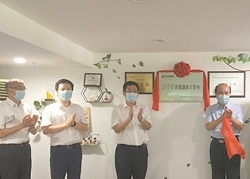 大力弘揚(yáng)勞模精神、勞動精神、工匠精神